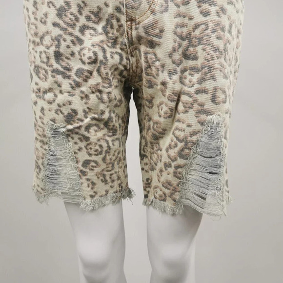 Fashion Nova Wild Runner High Rise Bermuda Leopard Short Size Medium - Picture 4 of 7